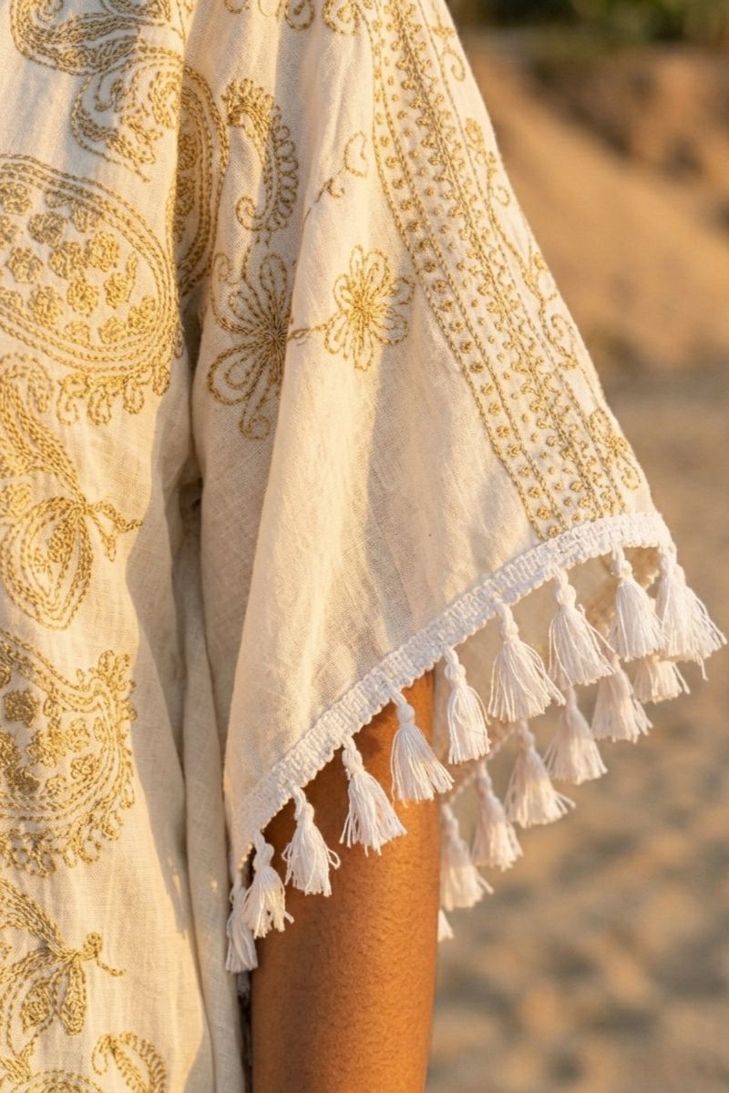Bohemisk Kaftanklänning beige & guld – Lula Natura