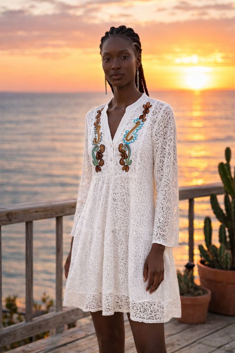 Lorena Kort Spetsklänning beige – Lula Natura